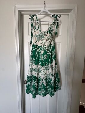 Francesca's Collections Green and White Floral Tie-Shoulder Midi Dress